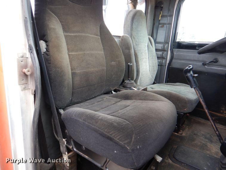 image for item DJ0253 2001 Peterbilt 379  roll off container truck