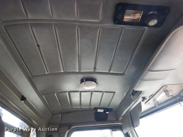 image for item DJ0253 2001 Peterbilt 379  roll off container truck