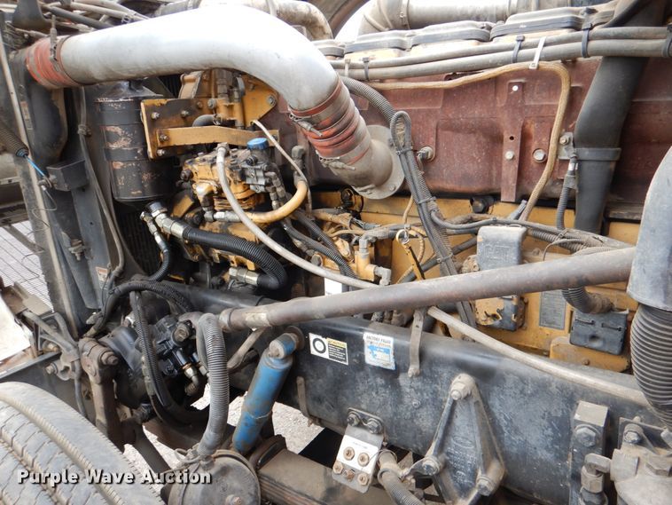 image for item DJ0253 2001 Peterbilt 379  roll off container truck