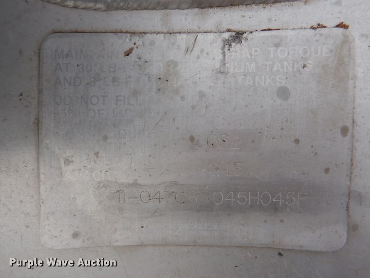 image for item DJ0253 2001 Peterbilt 379  roll off container truck