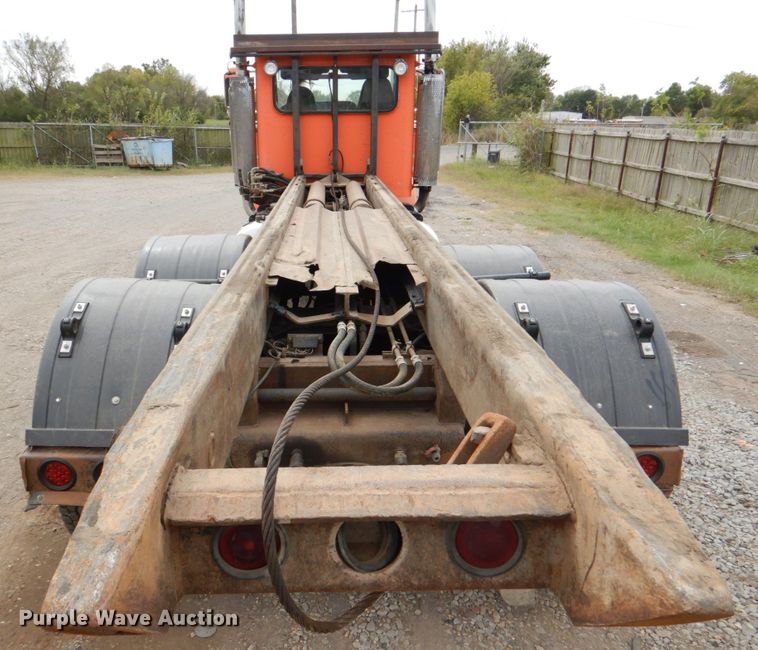 image for item DJ0253 2001 Peterbilt 379  roll off container truck