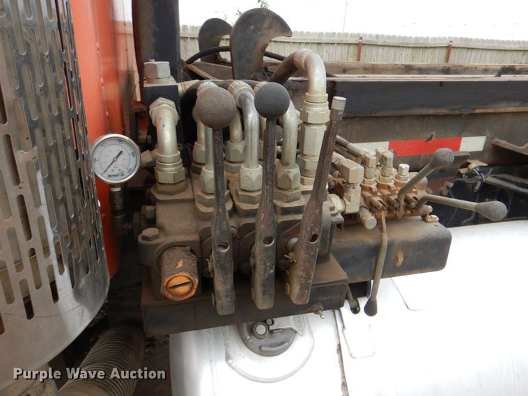 image for item DJ0253 2001 Peterbilt 379  roll off container truck