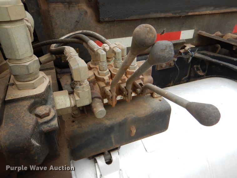 image for item DJ0253 2001 Peterbilt 379  roll off container truck