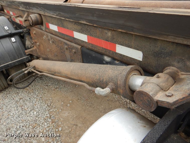 image for item DJ0253 2001 Peterbilt 379  roll off container truck