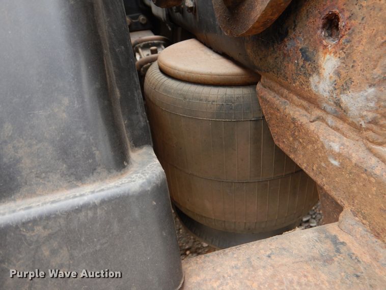 image for item DJ0253 2001 Peterbilt 379  roll off container truck