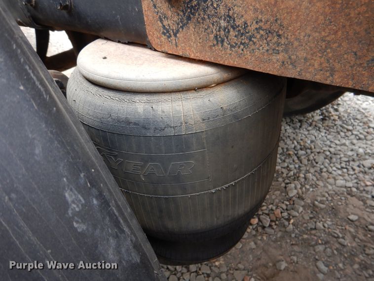 image for item DJ0253 2001 Peterbilt 379  roll off container truck