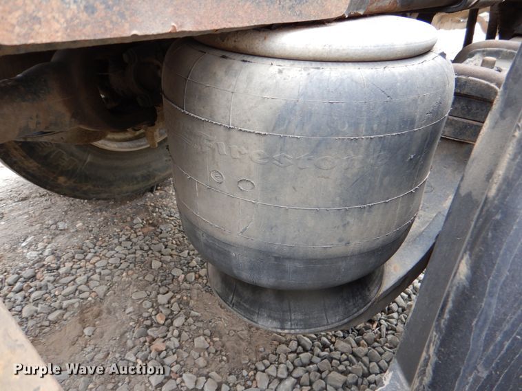 image for item DJ0253 2001 Peterbilt 379  roll off container truck