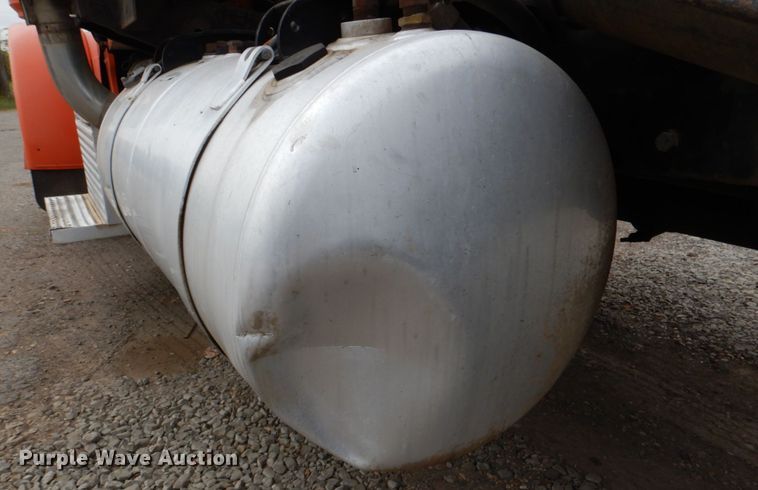 image for item DJ0253 2001 Peterbilt 379  roll off container truck