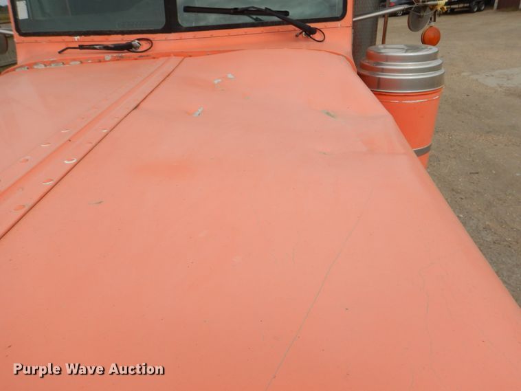 image for item DJ0253 2001 Peterbilt 379  roll off container truck