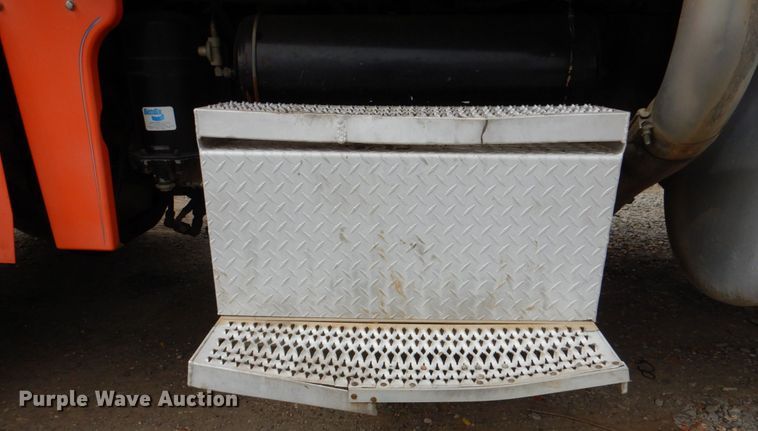 image for item DJ0253 2001 Peterbilt 379  roll off container truck