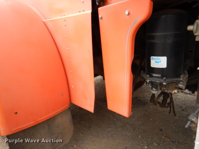 image for item DJ0253 2001 Peterbilt 379  roll off container truck