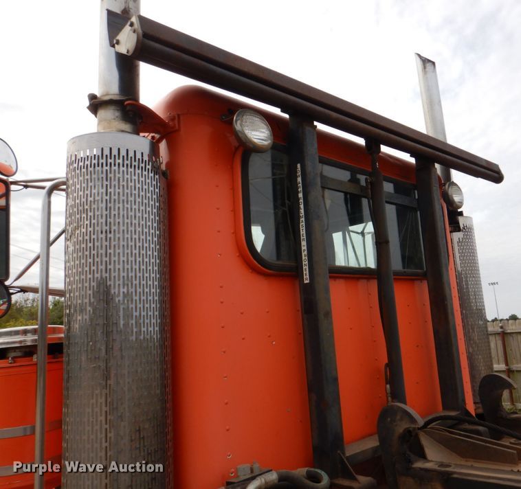 image for item DJ0253 2001 Peterbilt 379  roll off container truck