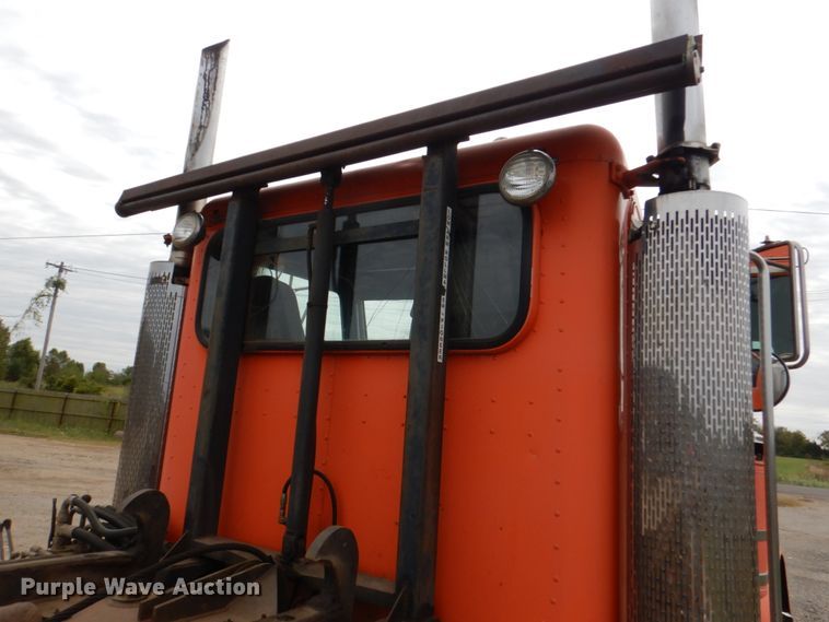 image for item DJ0253 2001 Peterbilt 379  roll off container truck