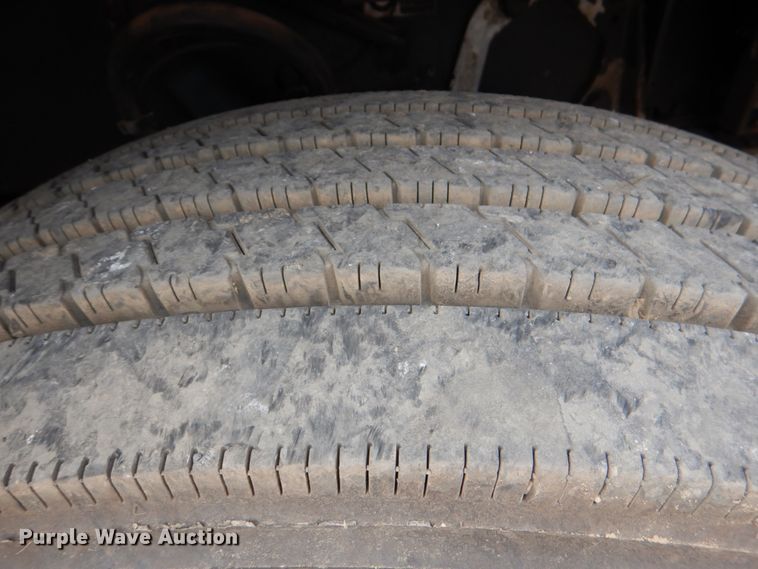 image for item DJ0253 2001 Peterbilt 379  roll off container truck