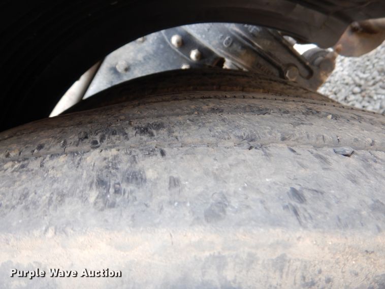 image for item DJ0253 2001 Peterbilt 379  roll off container truck