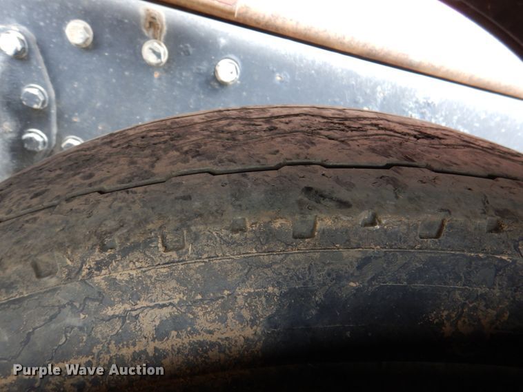 image for item DJ0253 2001 Peterbilt 379  roll off container truck