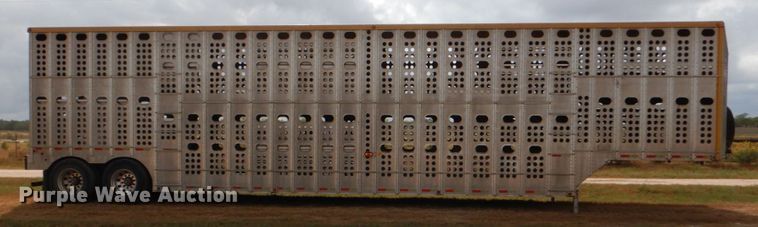 image for item DJ0752 2003 Merritt Gold Line livestock trailer