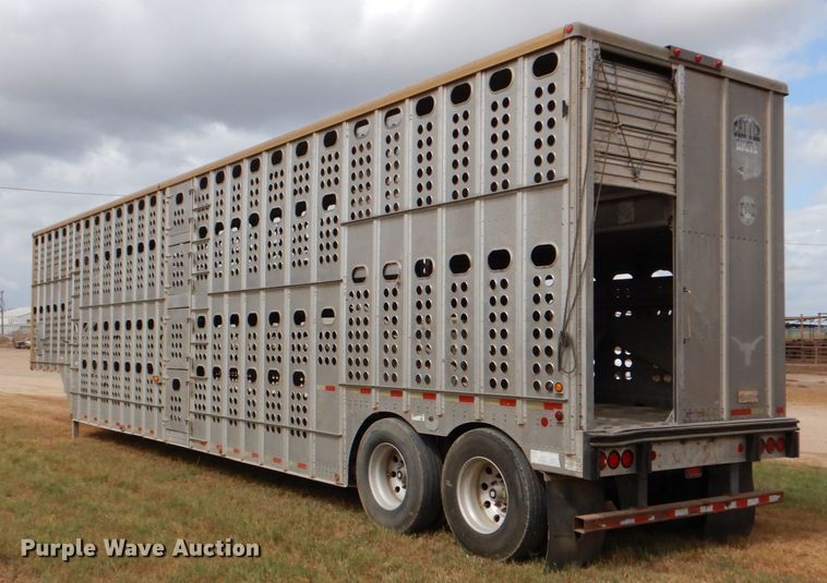 image for item DJ0752 2003 Merritt Gold Line livestock trailer