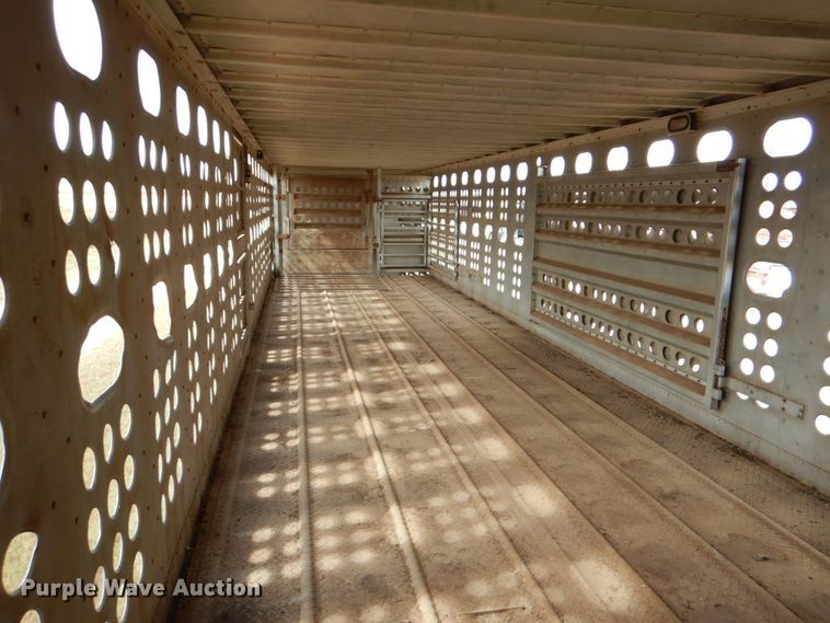 image for item DJ0752 2003 Merritt Gold Line livestock trailer