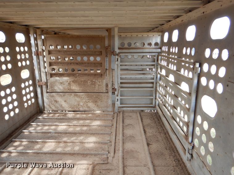 image for item DJ0752 2003 Merritt Gold Line livestock trailer