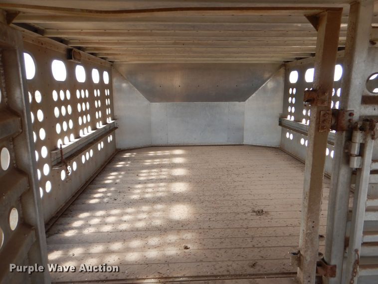 image for item DJ0752 2003 Merritt Gold Line livestock trailer