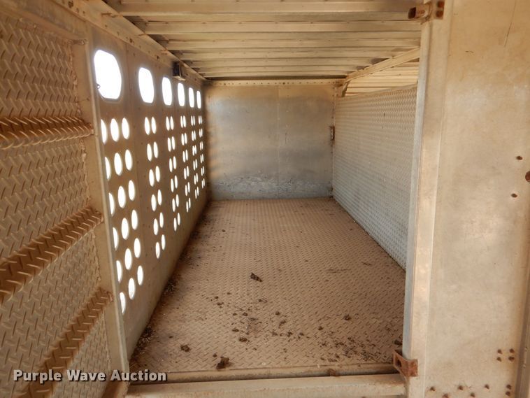 image for item DJ0752 2003 Merritt Gold Line livestock trailer