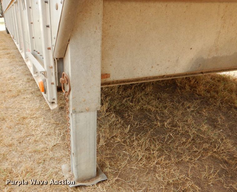 image for item DJ0752 2003 Merritt Gold Line livestock trailer