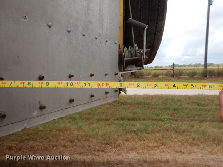 image for item DJ0752 2003 Merritt Gold Line livestock trailer