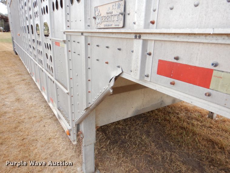 image for item DJ0752 2003 Merritt Gold Line livestock trailer