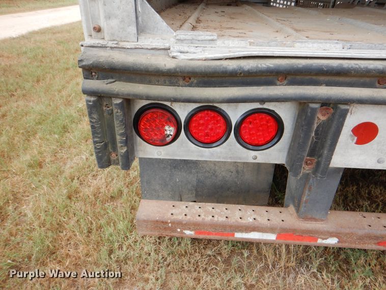 image for item DJ0752 2003 Merritt Gold Line livestock trailer
