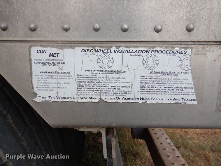 image for item DJ0752 2003 Merritt Gold Line livestock trailer