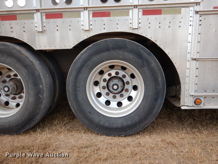 image for item DJ0752 2003 Merritt Gold Line livestock trailer
