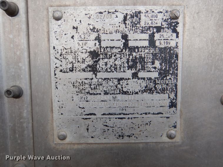 image for item DJ0752 2003 Merritt Gold Line livestock trailer