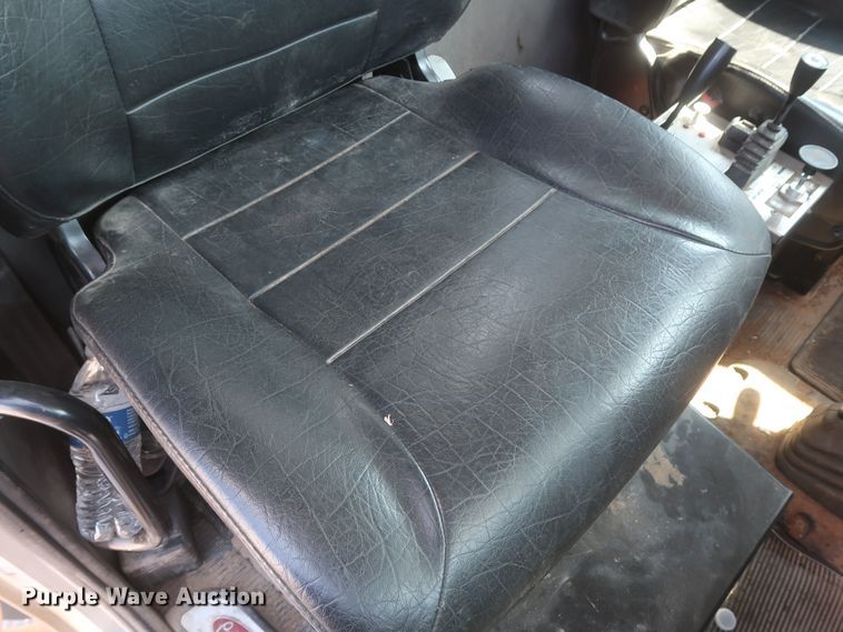 image for item DJ1752 2015 Peterbilt 389  semi truck