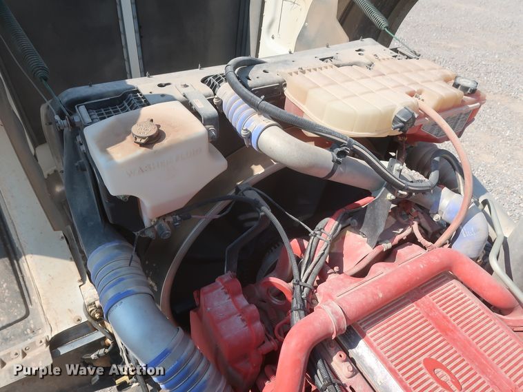 image for item DJ1752 2015 Peterbilt 389  semi truck