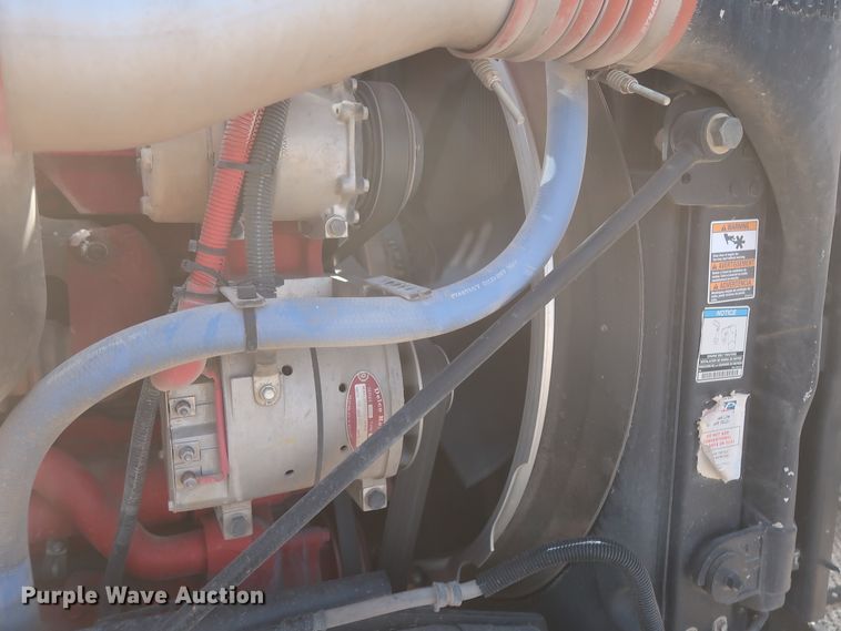 image for item DJ1752 2015 Peterbilt 389  semi truck