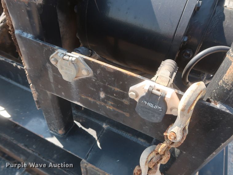 image for item DJ1752 2015 Peterbilt 389  semi truck