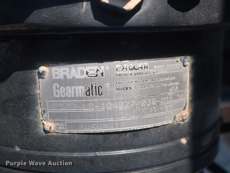 image for item DJ1752 2015 Peterbilt 389  semi truck