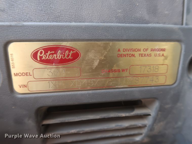 image for item DJ1752 2015 Peterbilt 389  semi truck