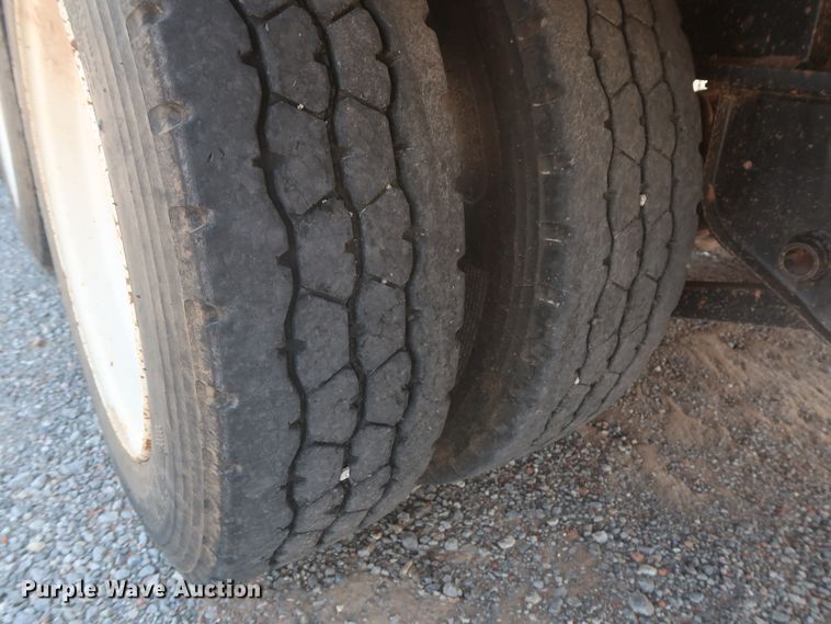 image for item DJ1753 2014 Viking VFD46R16F40T drop deck equipment trailer