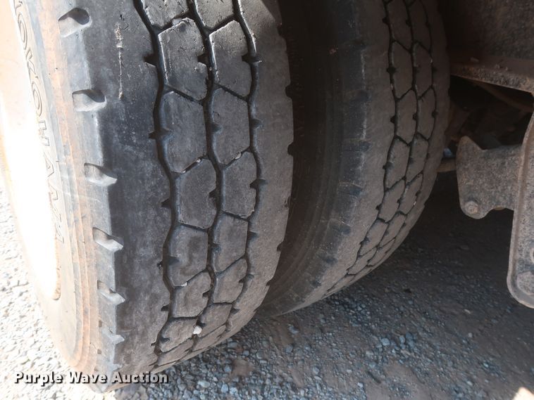 image for item DJ1753 2014 Viking VFD46R16F40T drop deck equipment trailer