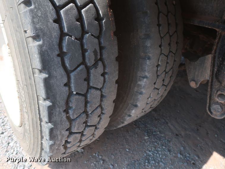 image for item DJ1753 2014 Viking VFD46R16F40T drop deck equipment trailer