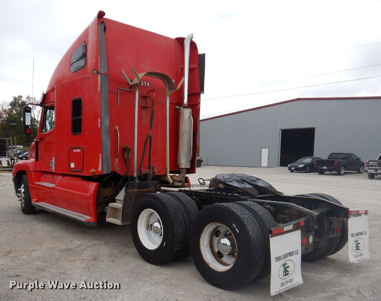 image for item DY9548 2007 Freightliner Century Class  semi truck