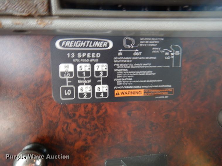 image for item DY9548 2007 Freightliner Century Class  semi truck