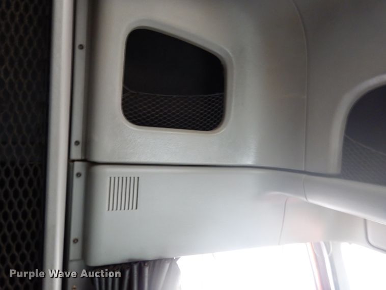 image for item DY9548 2007 Freightliner Century Class  semi truck