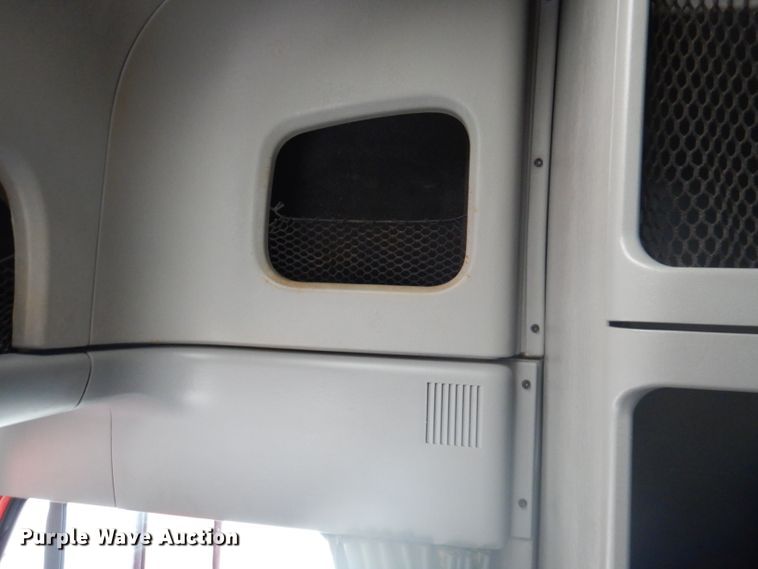 image for item DY9548 2007 Freightliner Century Class  semi truck