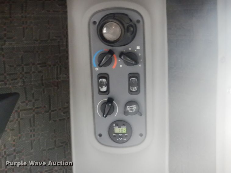 image for item DY9548 2007 Freightliner Century Class  semi truck