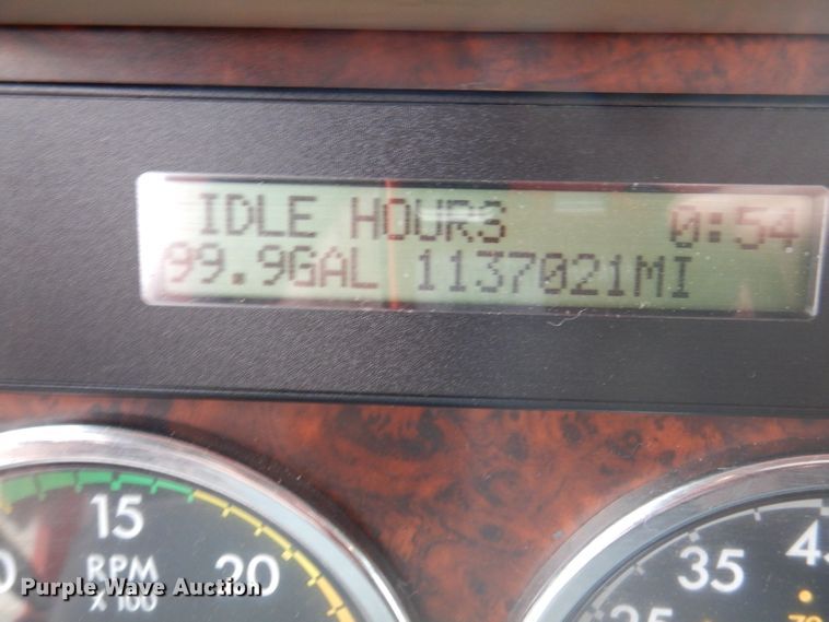 image for item DY9548 2007 Freightliner Century Class  semi truck