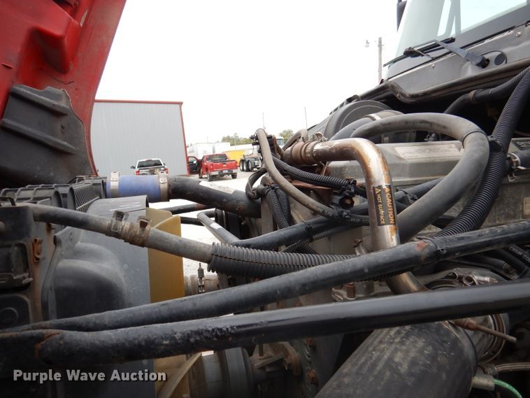 image for item DY9548 2007 Freightliner Century Class  semi truck