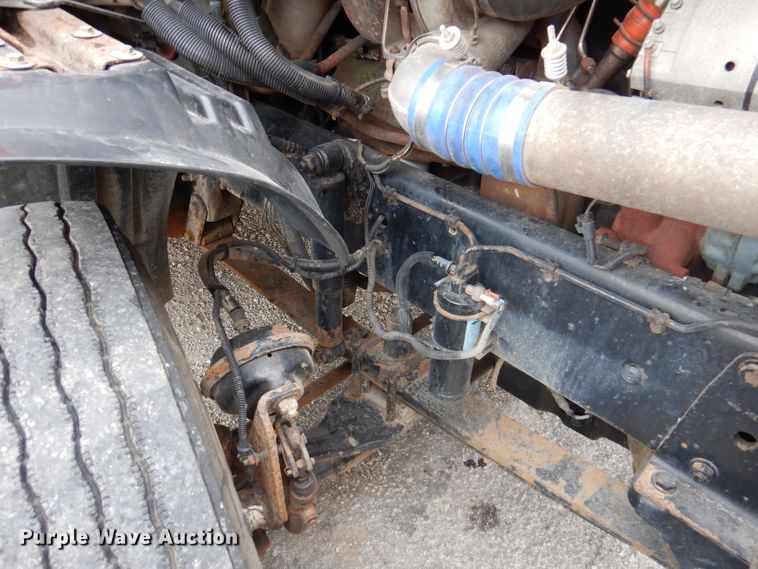 image for item DY9548 2007 Freightliner Century Class  semi truck